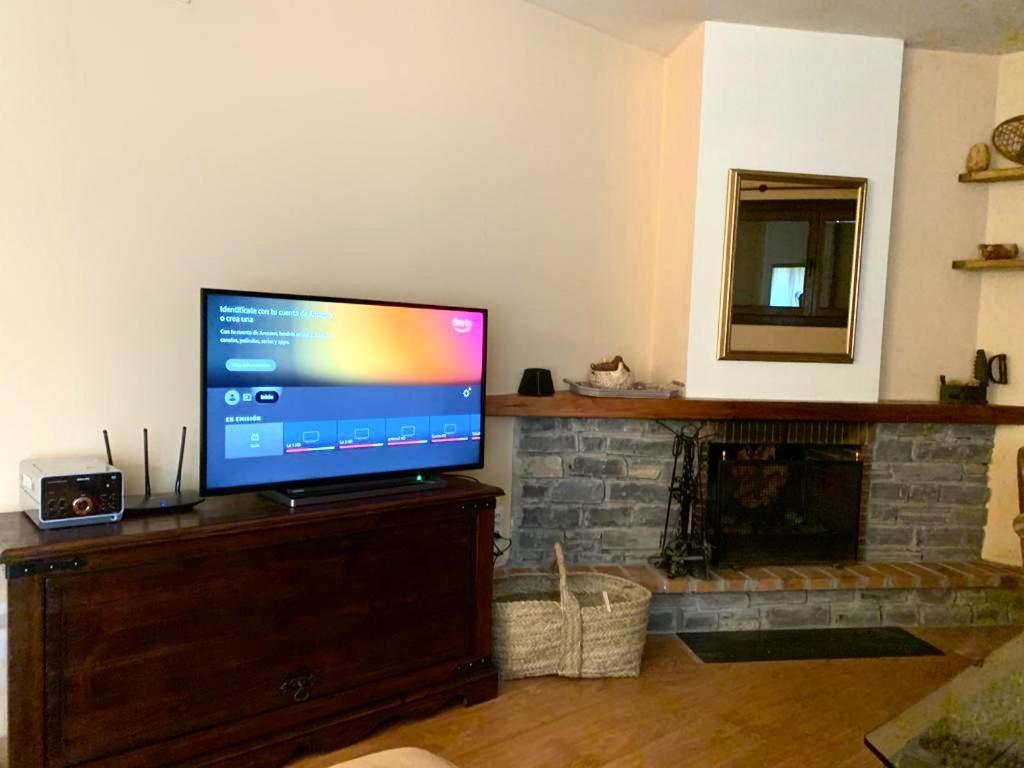 Apartament De La Vall Ferrera - L'Amfitriona Areu Buitenkant foto